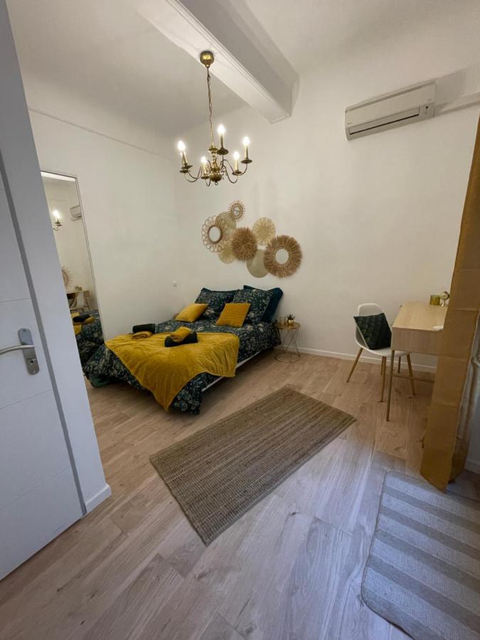 Le Casimir - Superbe T3 En Plein Centre Ville Renove Avec Gout - Wifi Beziers Luaran gambar